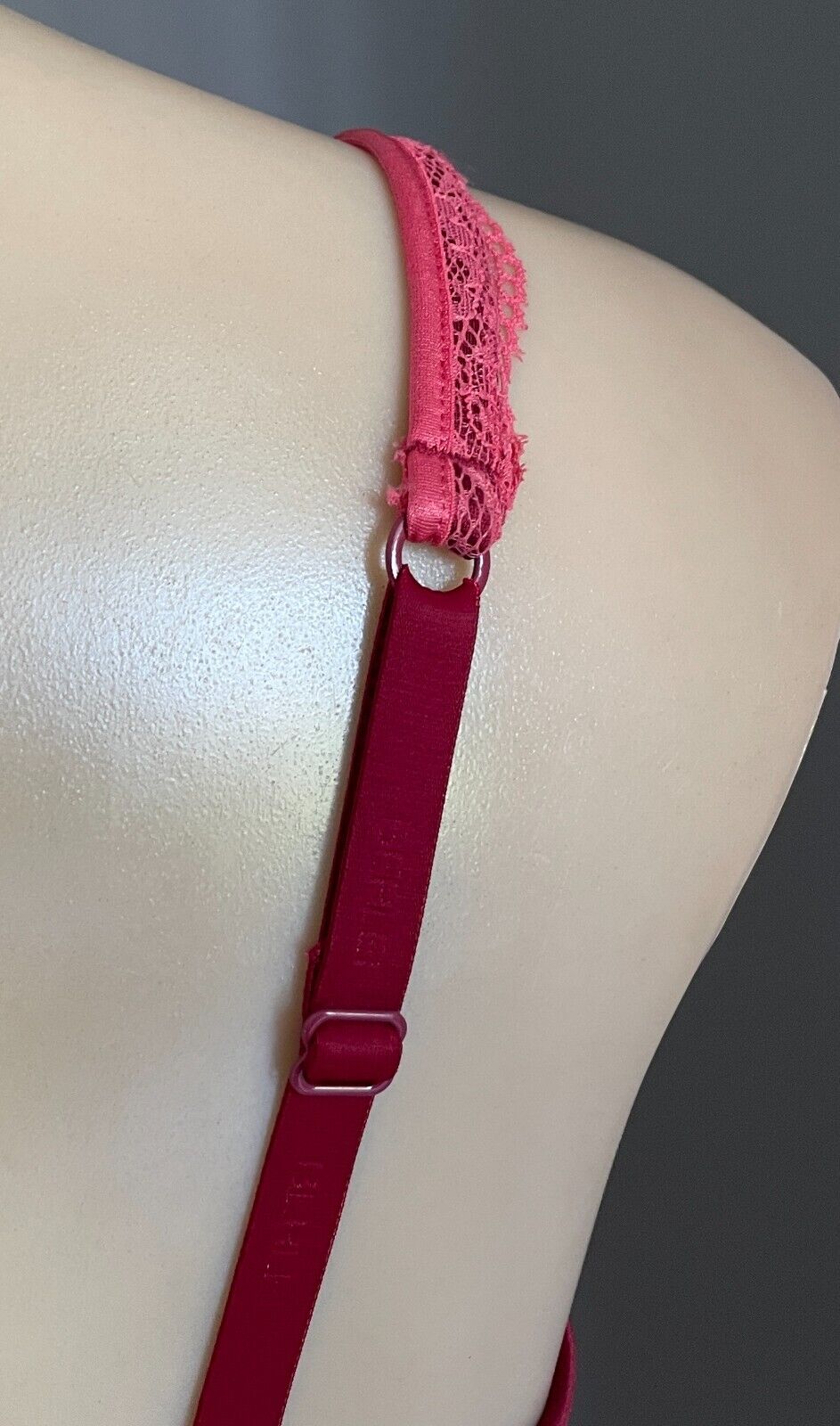 BERLEI Barely There Contour T Shirt Bra Burgundy Underwire Lace Trim Size 12 D