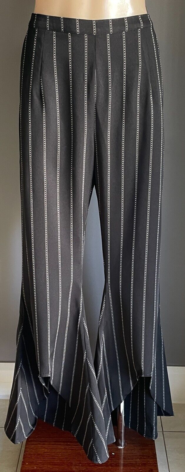 ATMOS & HERE "Senorita" Pants Black White Fabric Flare Leg Notched Hem Sz 14 New