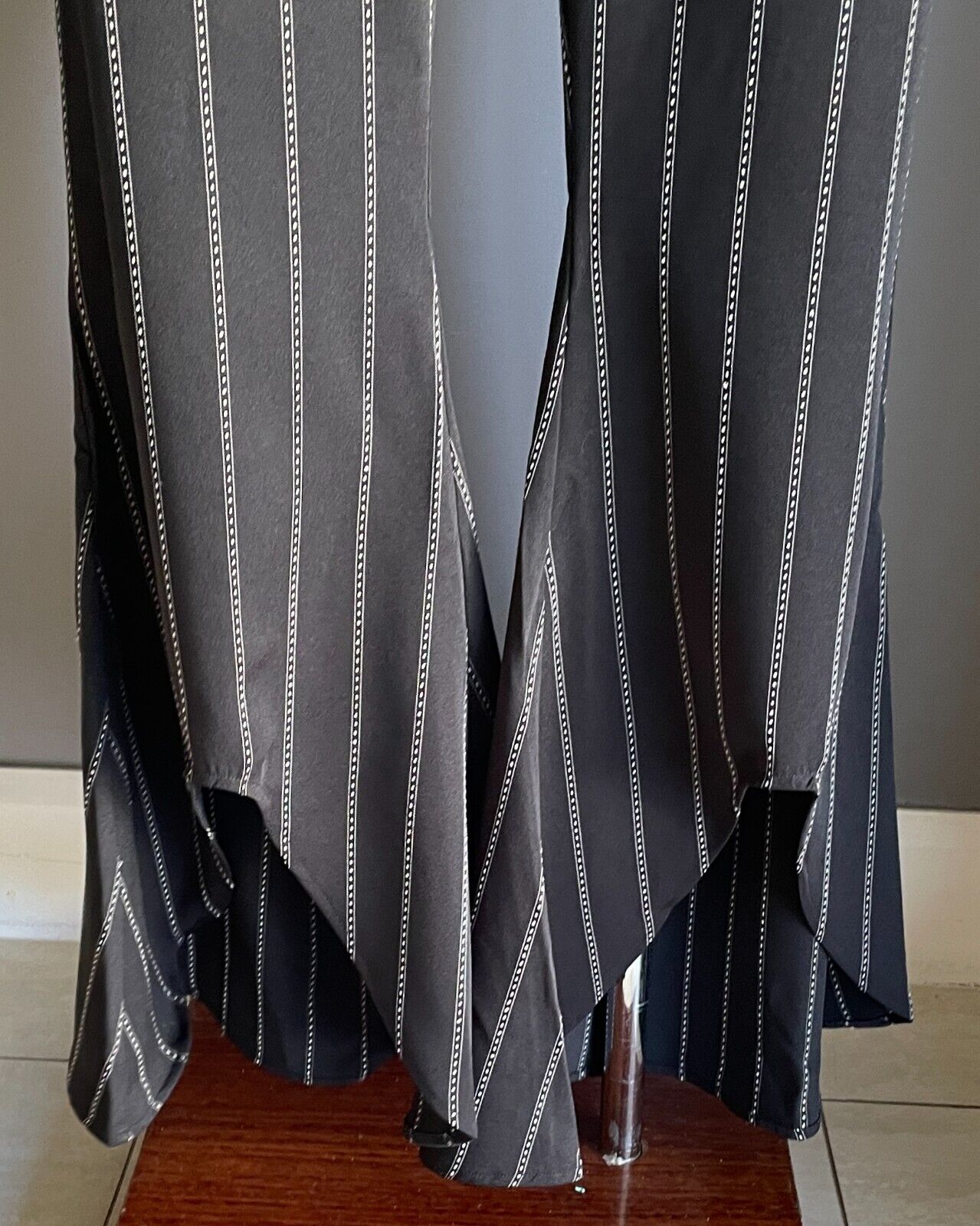 ATMOS & HERE "Senorita" Pants Black White Fabric Flare Leg Notched Hem Sz 14 New