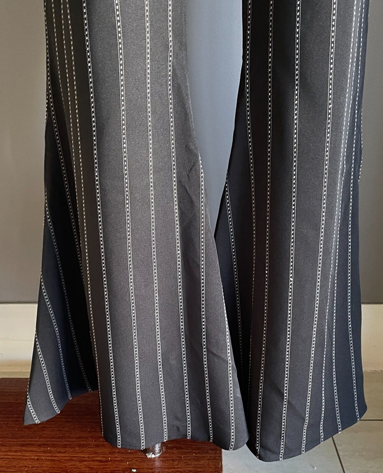 ATMOS & HERE "Senorita" Pants Black White Fabric Flare Leg Notched Hem Sz 14 New