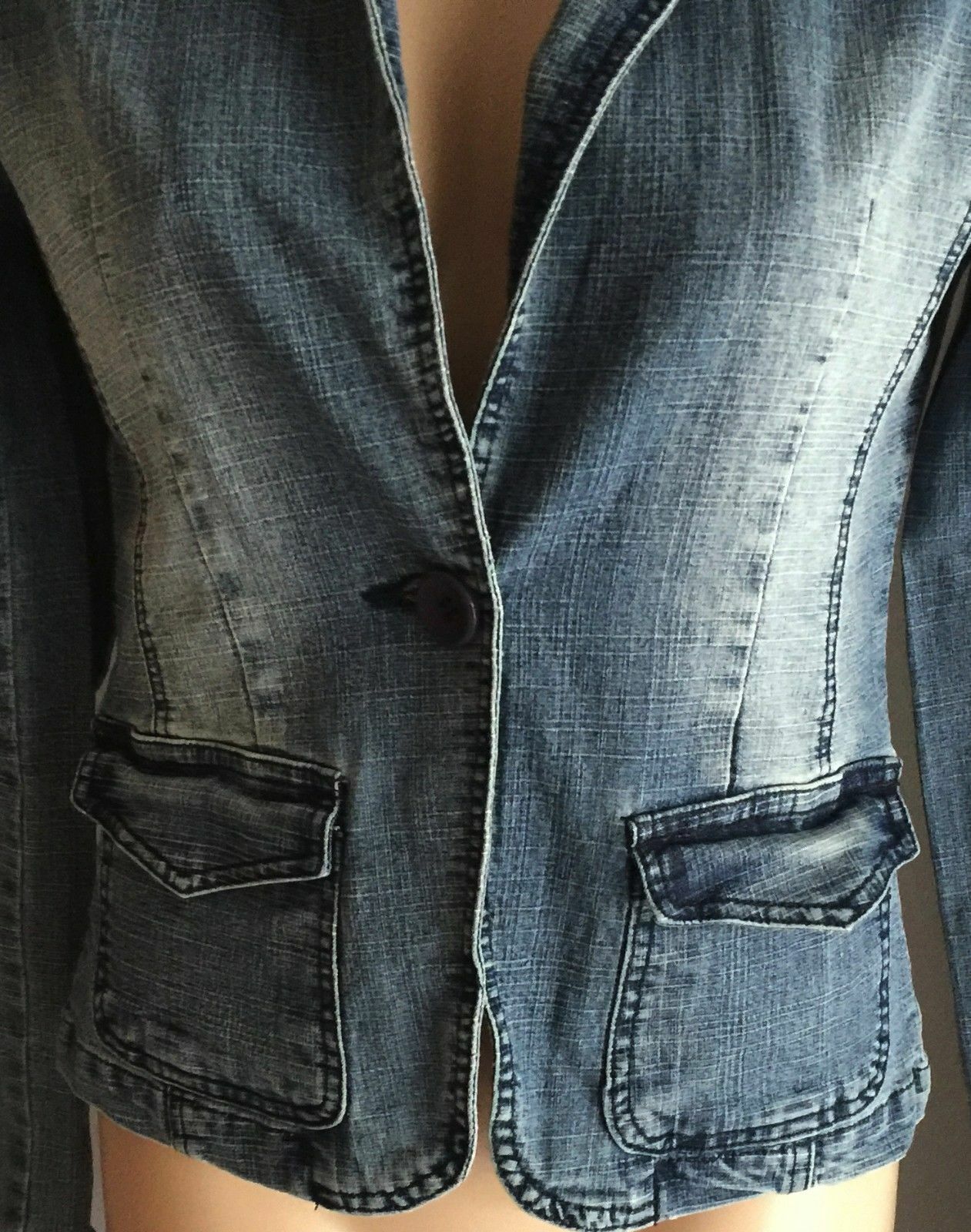 RED BERRY Denim Jacket  Faded Blue Blazer Ladies Size 10 Timeless Classic!