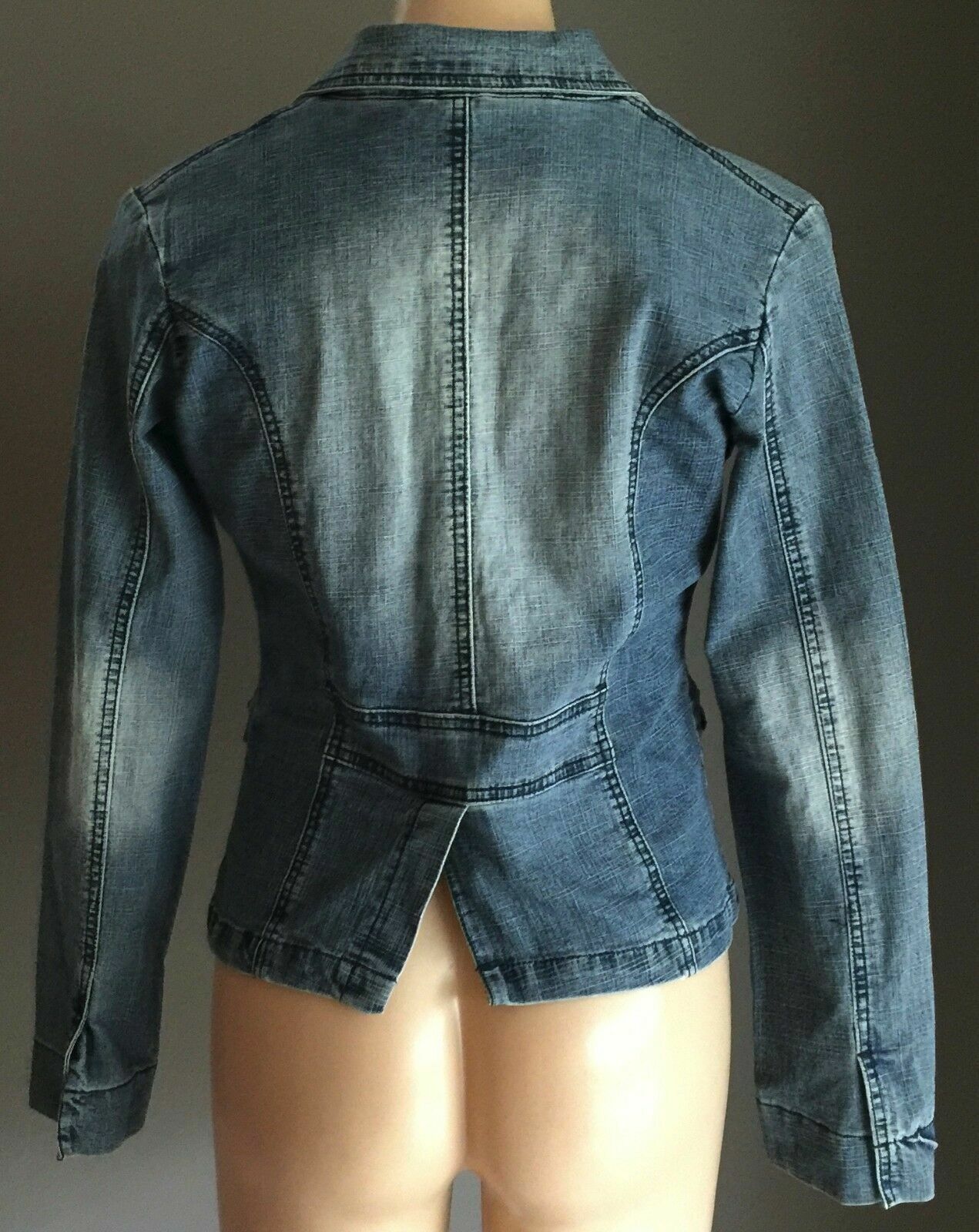 RED BERRY Denim Jacket  Faded Blue Blazer Ladies Size 10 Timeless Classic!