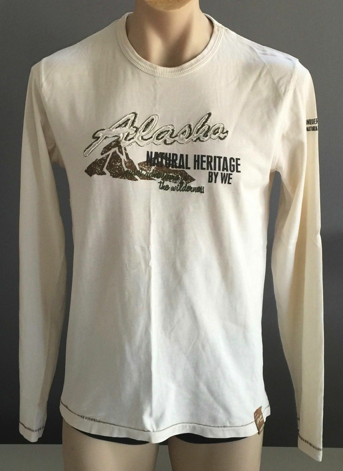 WE "Alaska" Top Motif Off White Long Sleeve T Shirt Mens Size L Souvenir Logo