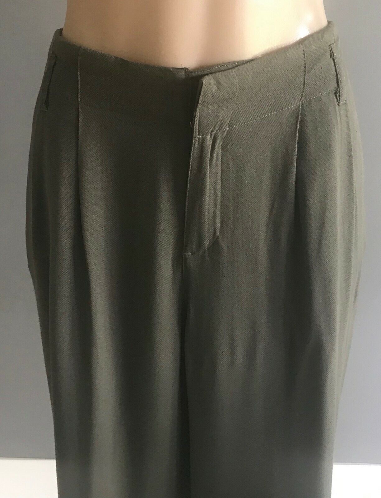 NOW Pants Khaki Pleated Full Length Trousers Ladies Size 14 Casual Work Wear