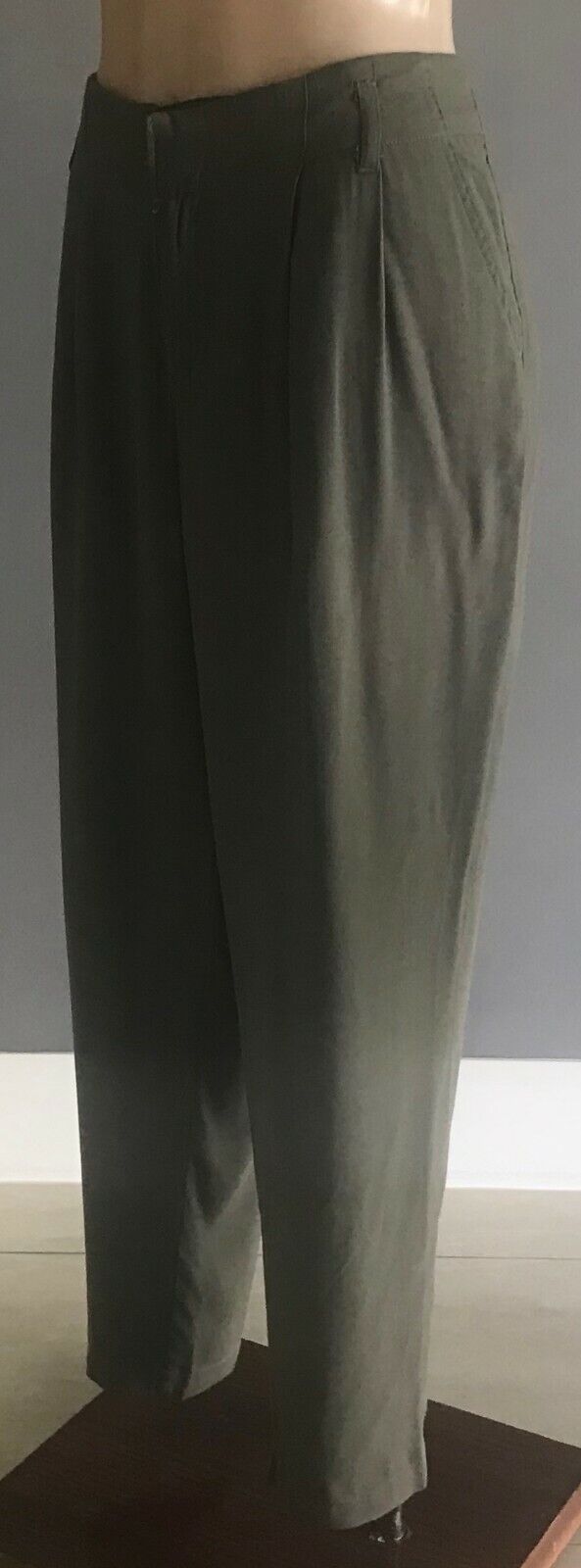NOW Pants Khaki Pleated Full Length Trousers Ladies Size 14 Casual Work Wear