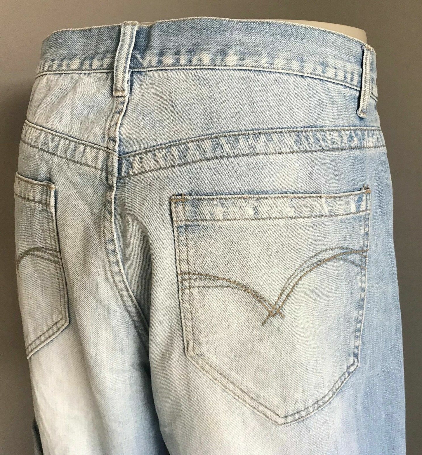 JEANSWEST Denim Shorts Faded Blue Cuffed Casual Mens Size 40 Retro Gems