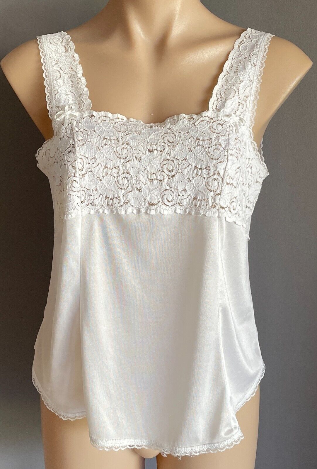 Vintage Nylon Camisole Off White ]Sleeveless Lace Trim Size 10 Cami
