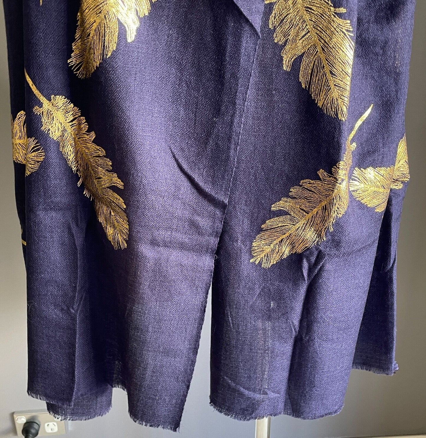 PASHMINA Scarf Blue and Gold Feather Print Rectangle NEW in Pack Gorgeous