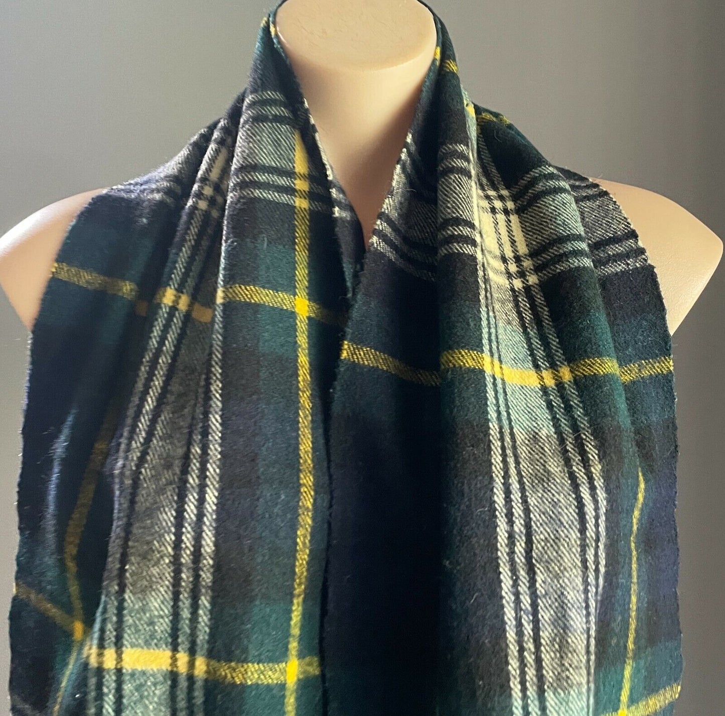 HILLTOP BRAND Neck Scarf 1960s w Fringe Wool Knit Green Check Tartan Mens Vtg