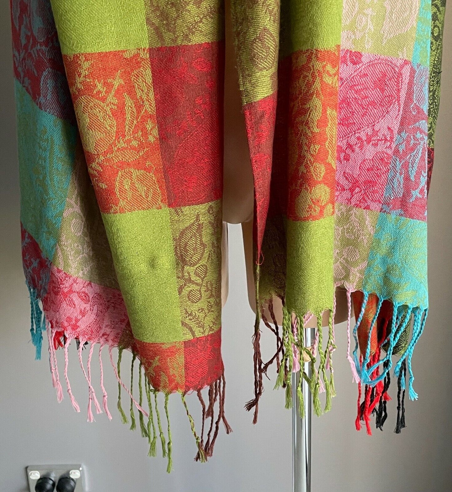 ESPRIT Scarf w Fringe Multi Colour & Print Large Check Rectangle Neck Wrap NEW