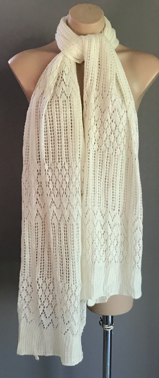 AMBER ROSE Neck Scarf Off White Decorative Knit Stitch Wide Rectangle NEW