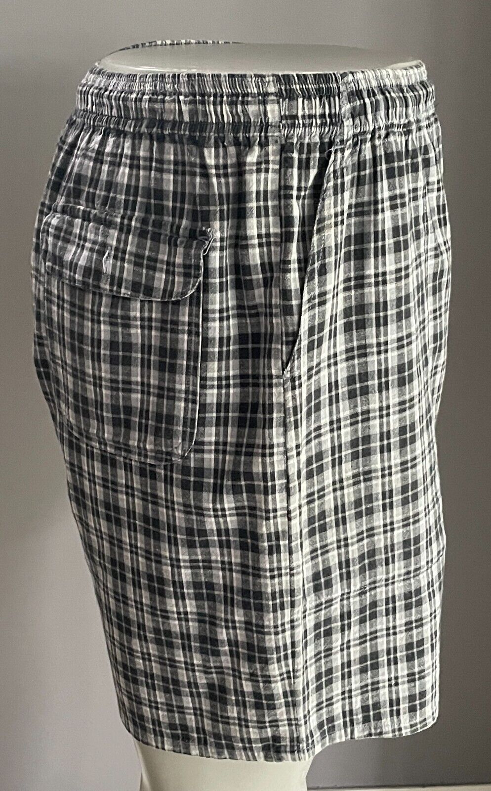 2 Pairs Mens Shorts Size L Elastic Waist Grey Black & Blue Yellow White Check
