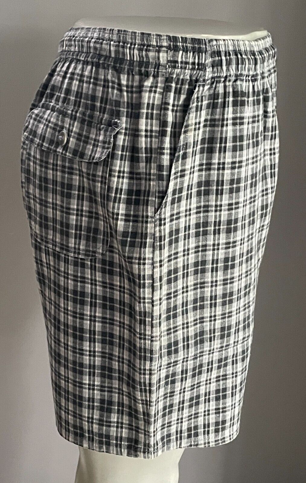 2 Pairs Mens Shorts Size L Elastic Waist Grey Black & Blue Yellow White Check