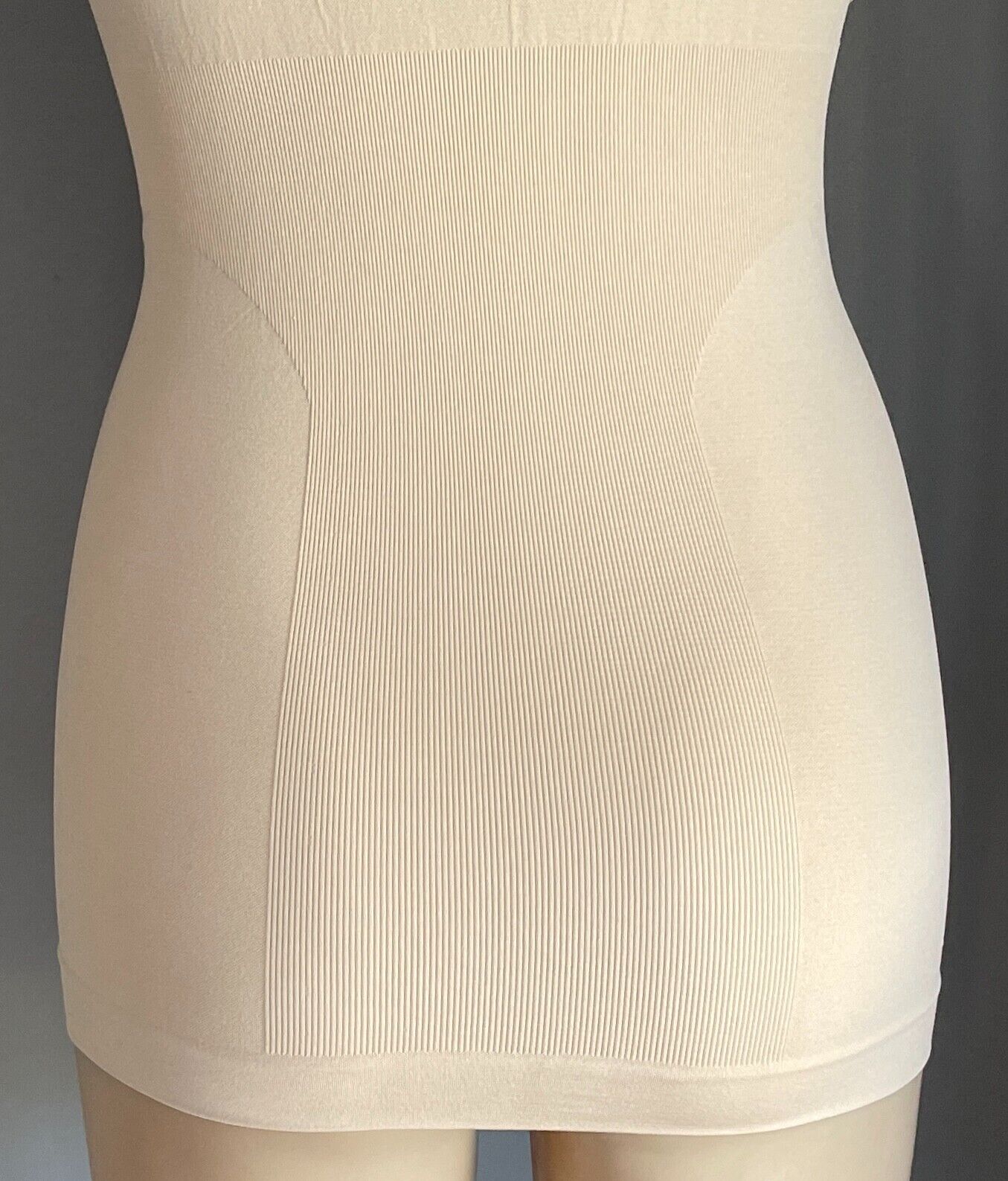 ShapeWear Tank TOP Nude Seamless Shaping Sleeveless Style Cami Camisole Size 14