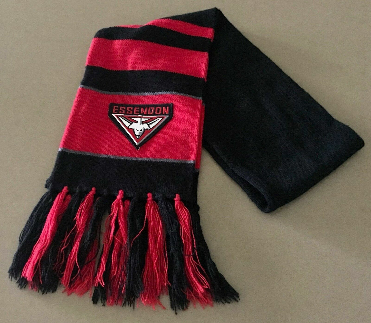 Fan Scarf ESSENDON BOMBERS 2007 AFL Red & Black Knit Fringed Football Supporter