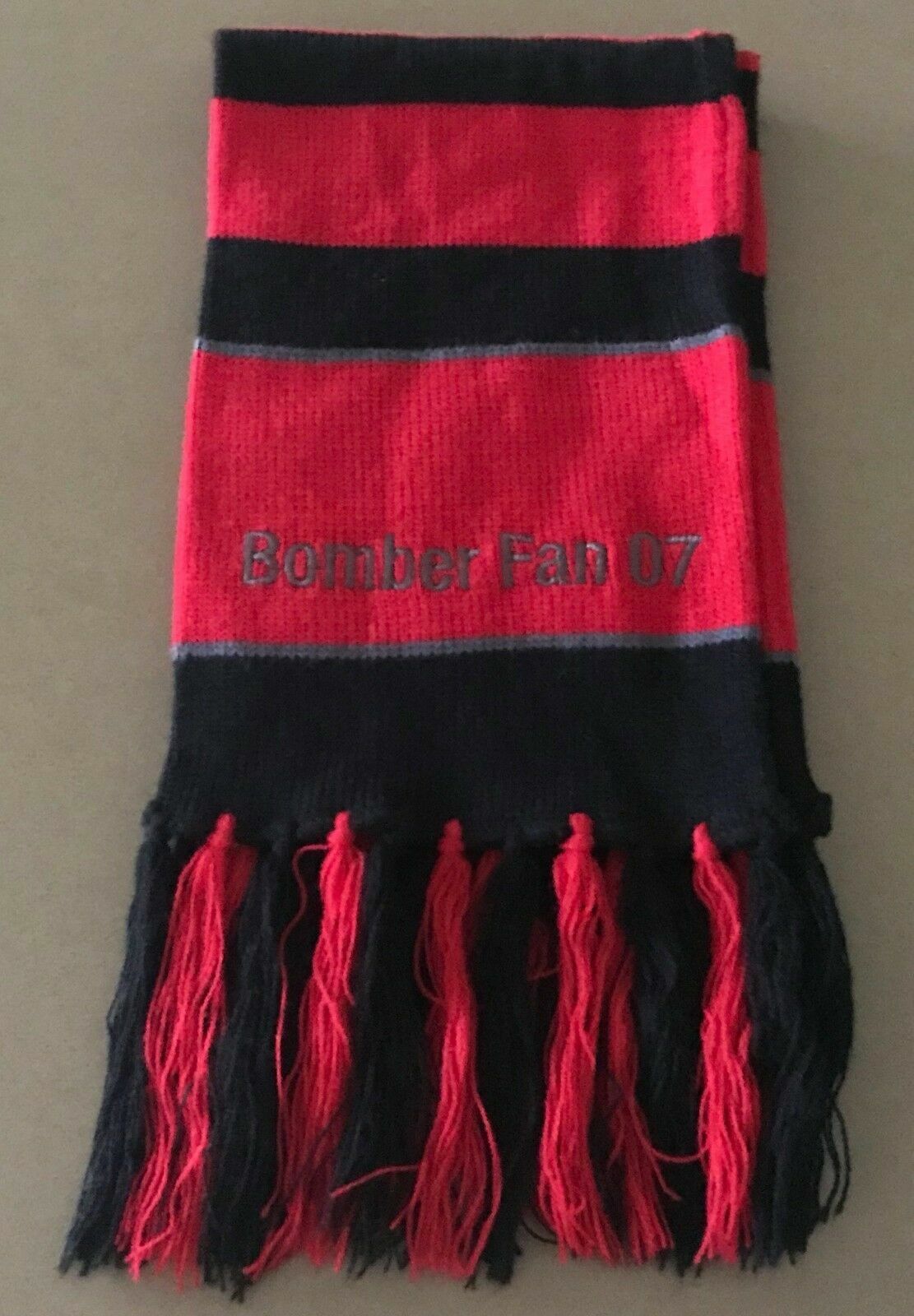 Fan Scarf ESSENDON BOMBERS 2007 AFL Red & Black Knit Fringed Football Supporter