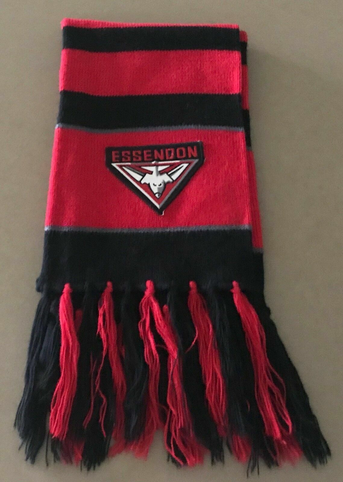 Fan Scarf ESSENDON BOMBERS 2007 AFL Red & Black Knit Fringed Football Supporter