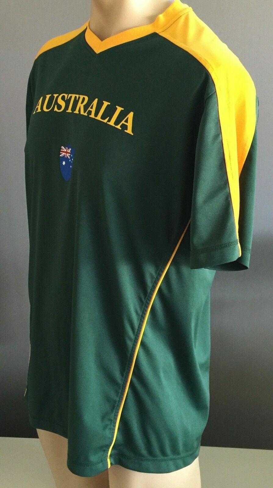 Mens Jacket DIADORA Green Gold Patriotic Australia Football Jersey No 10 Size L