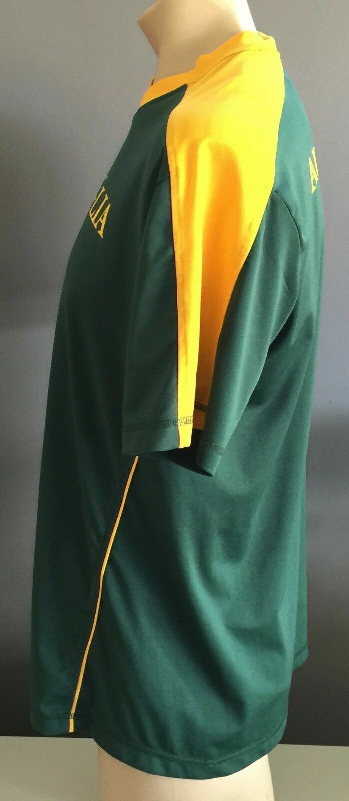 Mens Jacket DIADORA Green Gold Patriotic Australia Football Jersey No 10 Size L