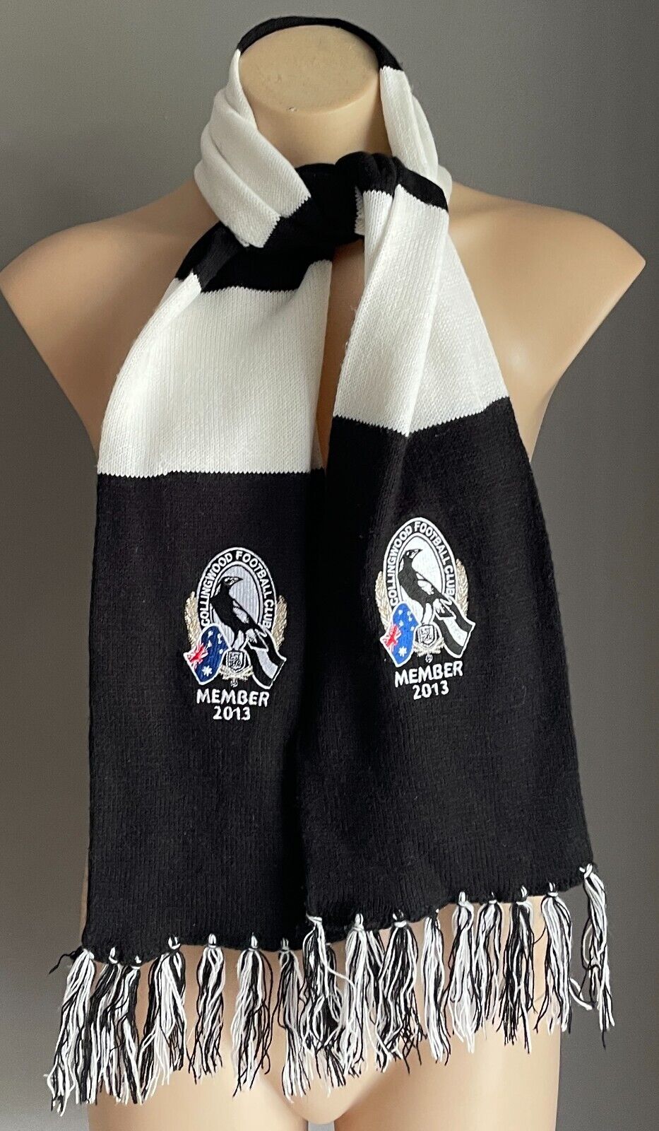 Fan Scarf COLLINGWOOD MAGPIES AFL Black White Knit Fringed Member 2013 Supporter