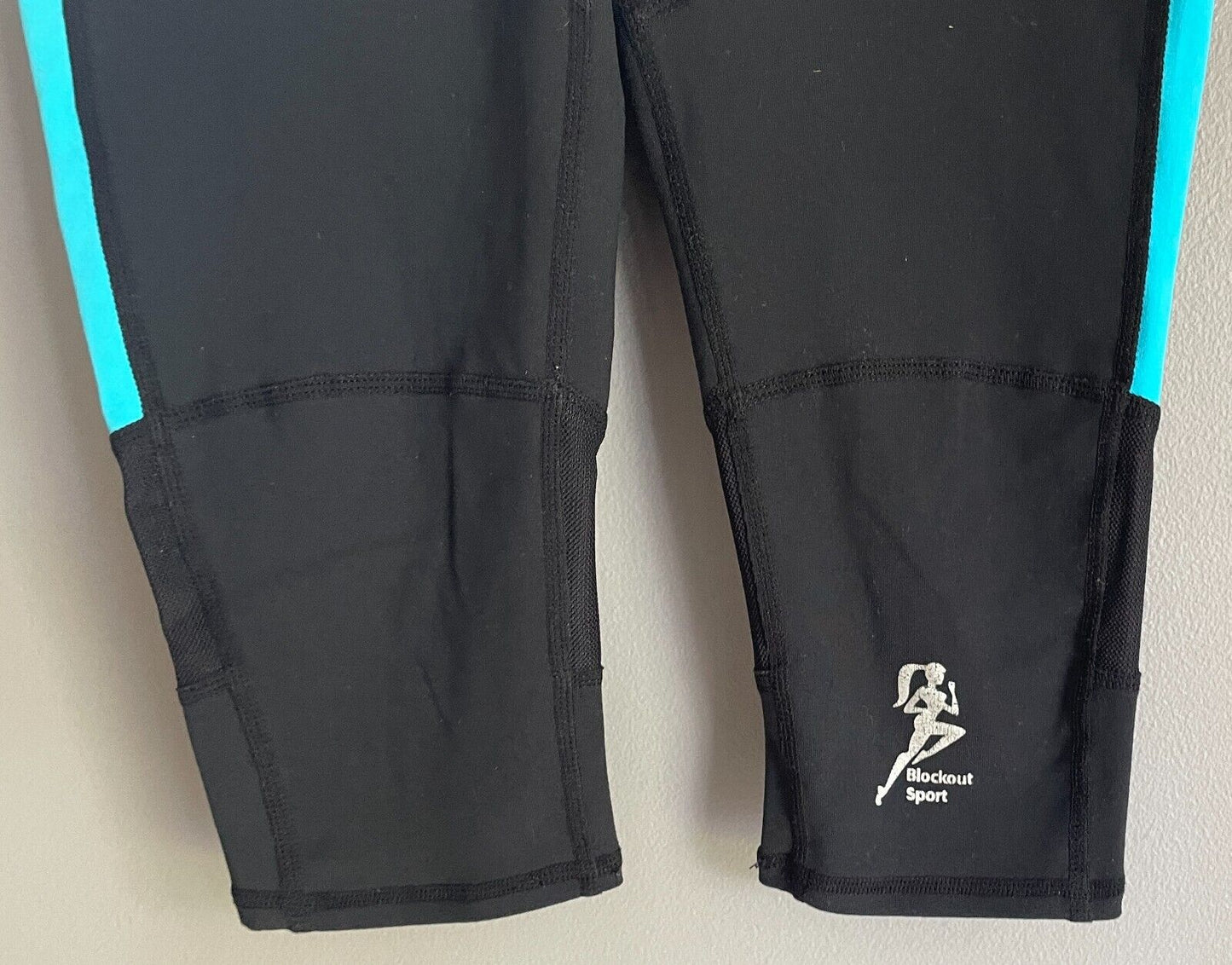 BLOCKOUT Body Energy Leggings Running Black Blue Stripe 3/4 Length Pants Size S