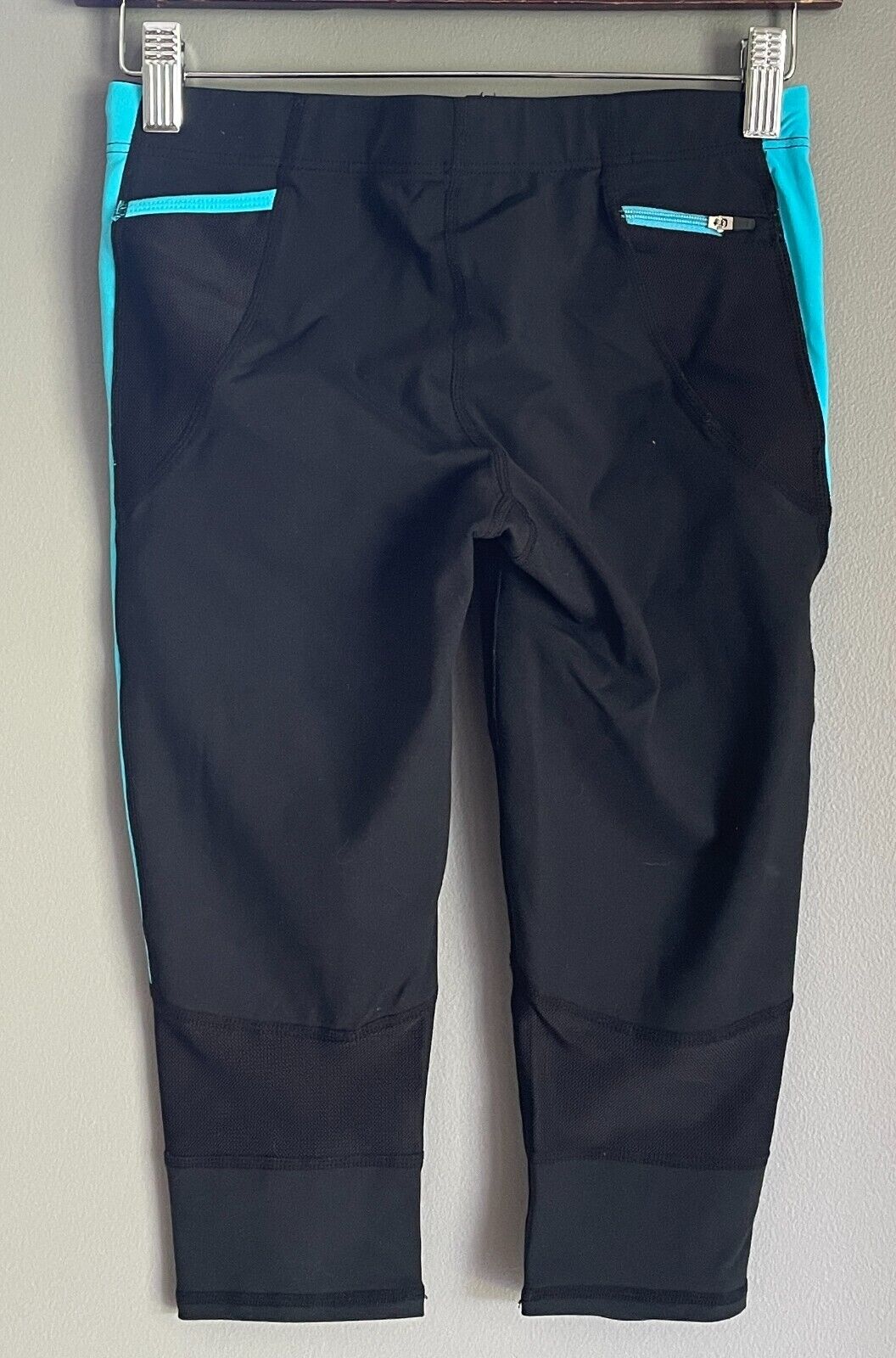 BLOCKOUT Body Energy Leggings Running Black Blue Stripe 3/4 Length Pants Size S