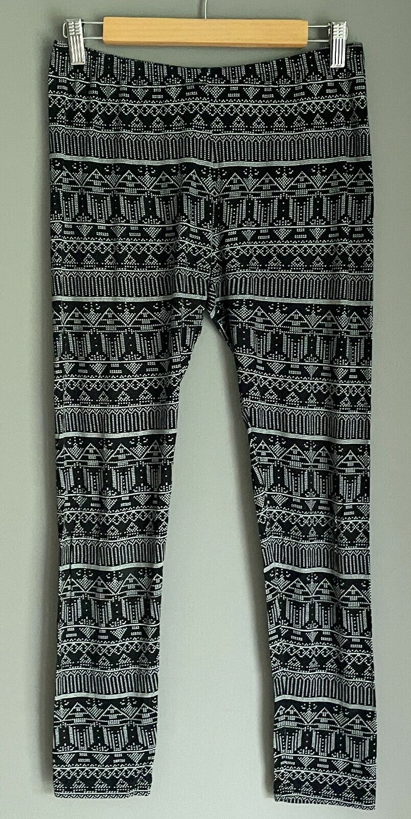 FREE FUSION Leggings Stretch Black & White Geo Print 7/8 Light Size 12 Casual