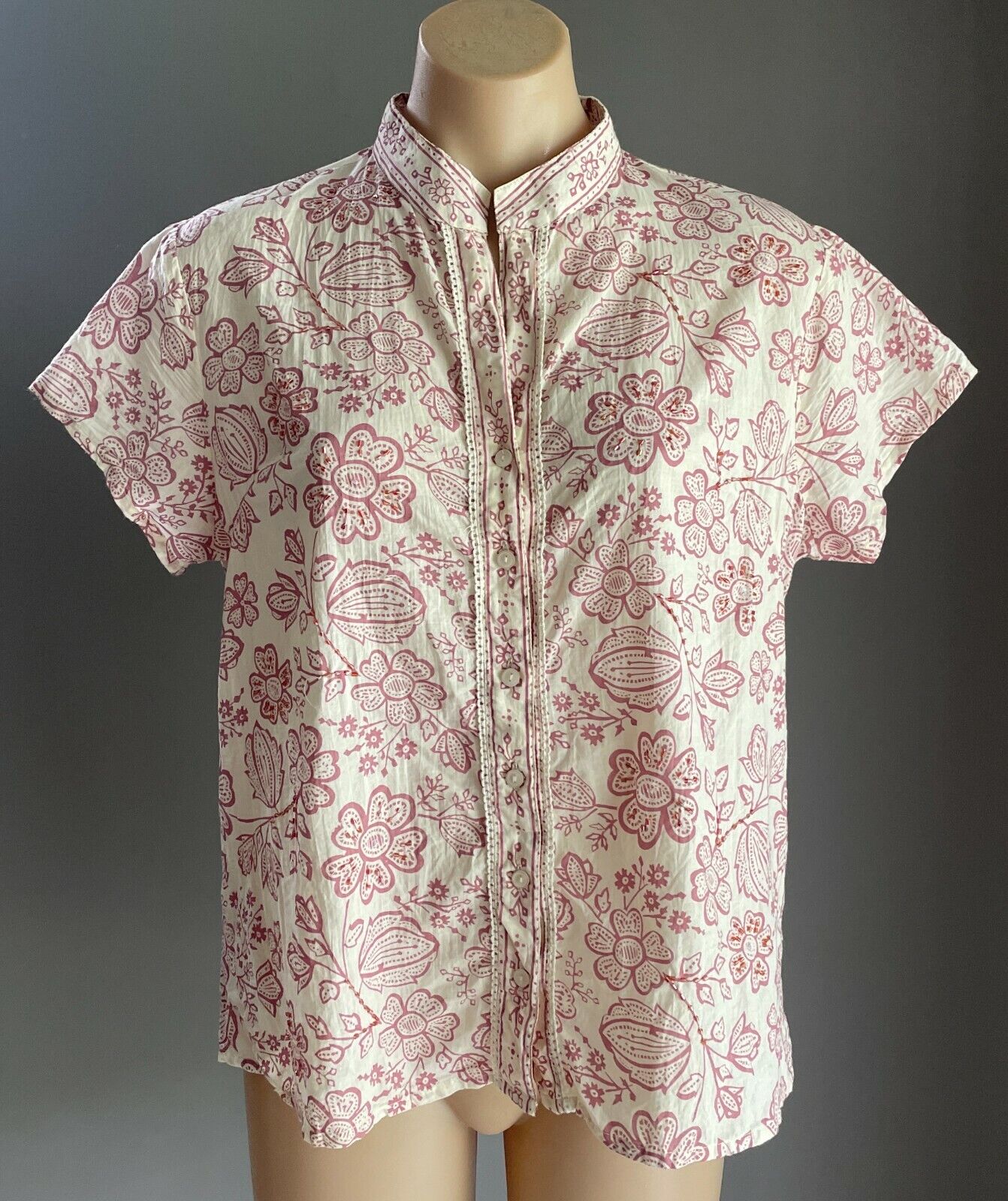 TOP ELLIE LOUISE Short Sleeve Blouse Pink White Floral Print Collarless Size 12