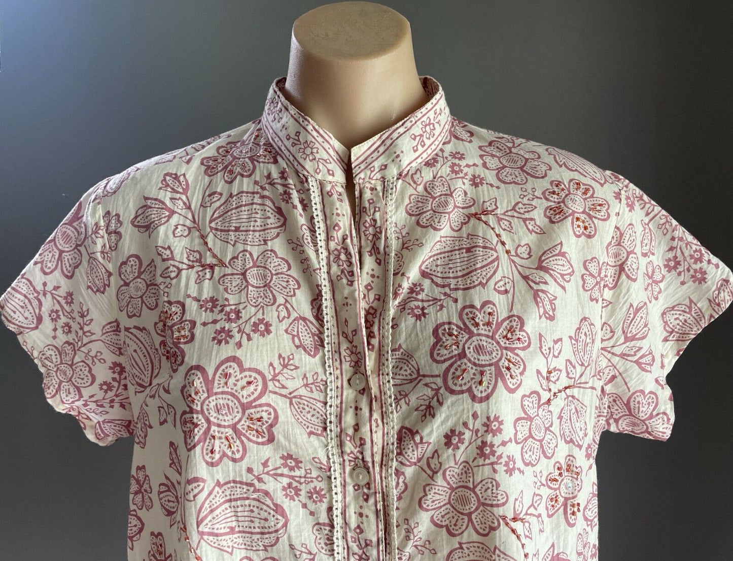 TOP ELLIE LOUISE Short Sleeve Blouse Pink White Floral Print Collarless Size 12
