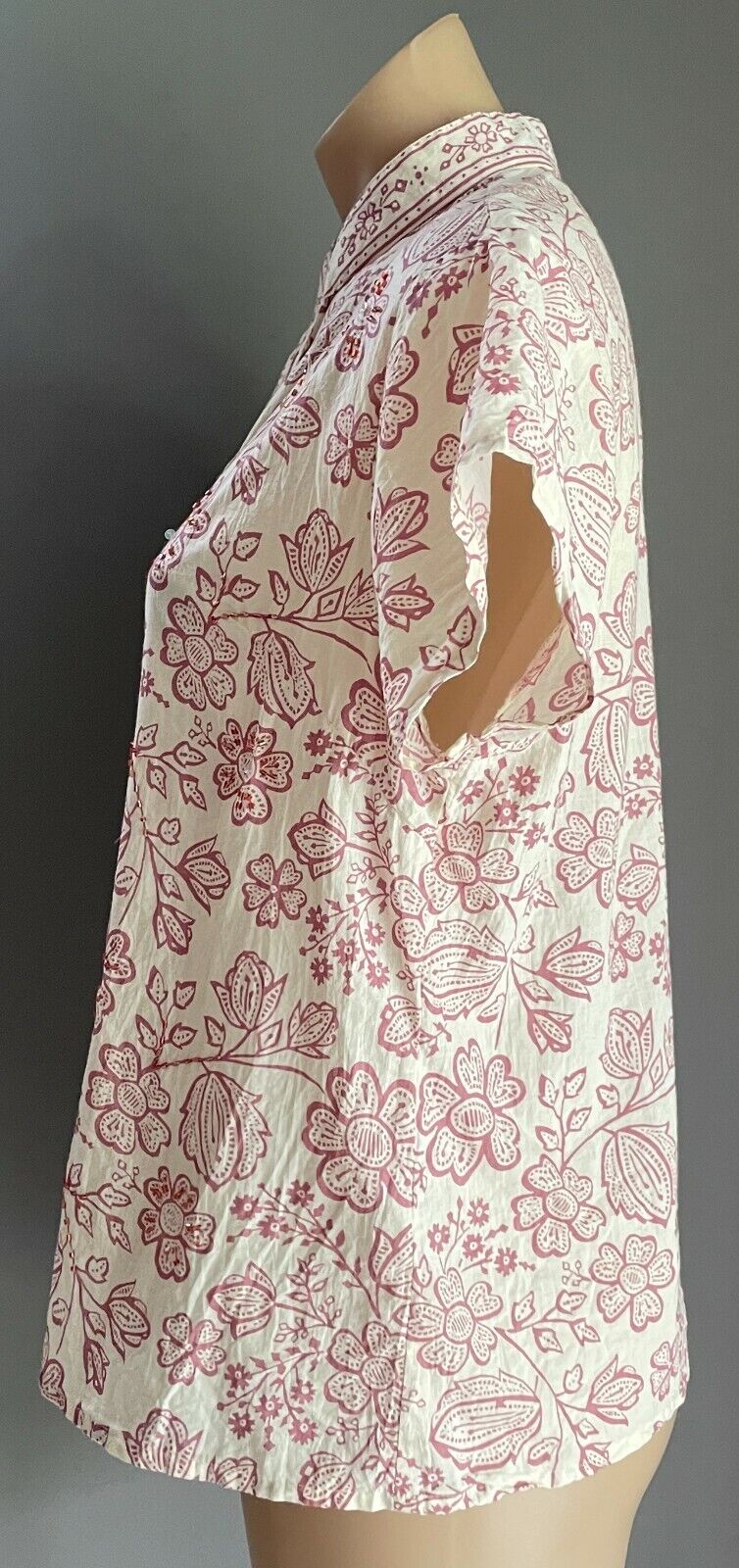TOP ELLIE LOUISE Short Sleeve Blouse Pink White Floral Print Collarless Size 12