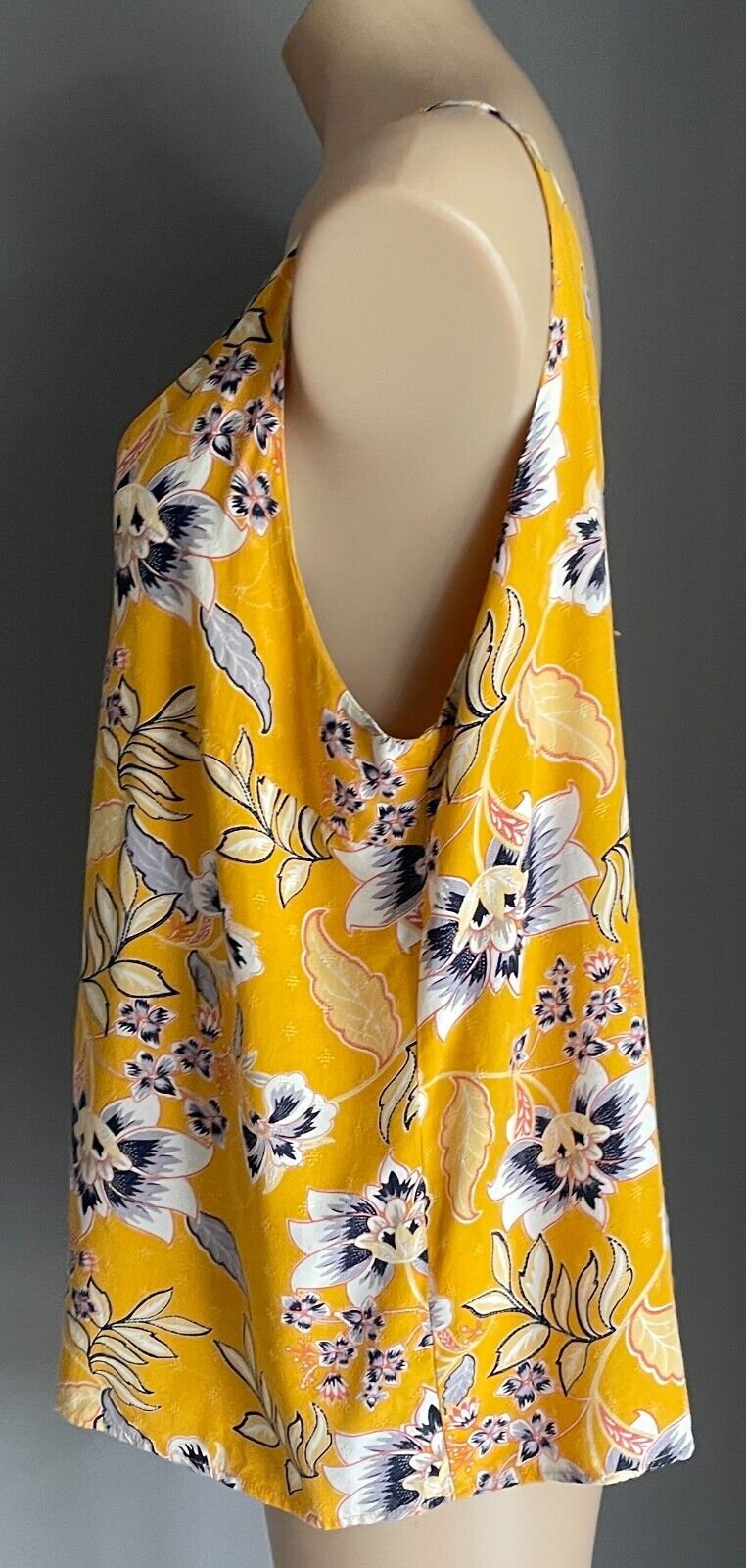 &ME Camisole Mustard Yellow Floral Thin Strap Button Trim Top Size 14 Cami & Me