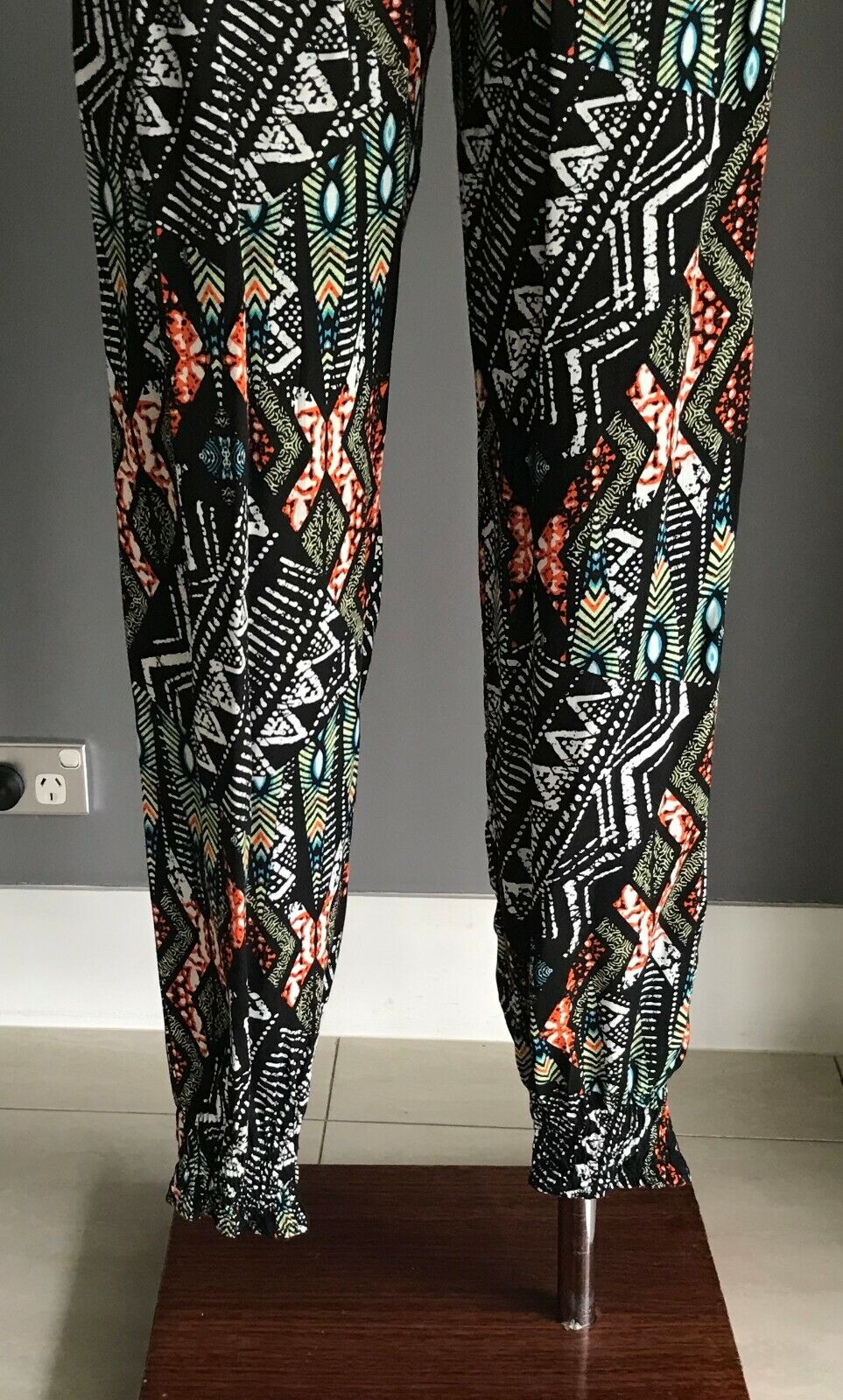 Ladies Size 10 Pants HAREM Black & MultiColoured Print Elastic Waist & Cuffs