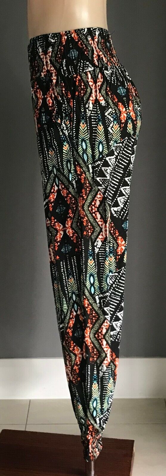 Ladies Size 10 Pants HAREM Black & MultiColoured Print Elastic Waist & Cuffs