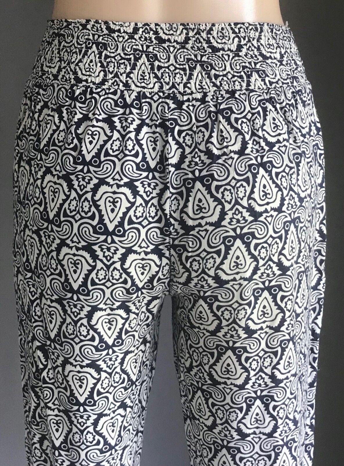 BLUE JADE Ladies Size 10 Pants Harem Pants Navy Beige Print Shirred Waist Cuffs
