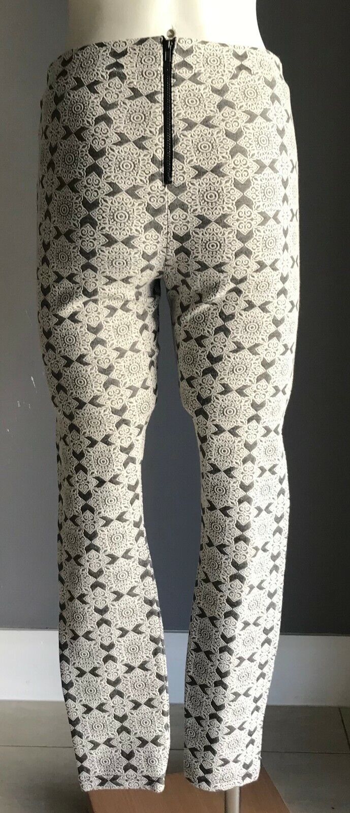 TOPSHOP Pants Grey & White Textured Geo Print Stretch Skinny Leg Ladies Size 10
