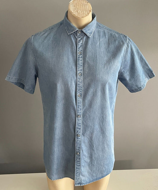 INDUSTRIE Shirt Blue Chambray Short Sleeve Mens Sz M Button Front Short Sleeves