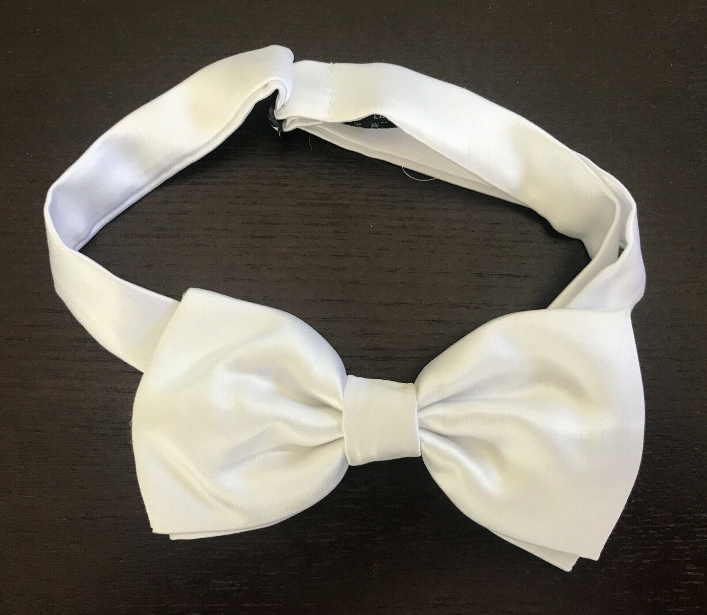 RON BENNETT Classic Mens White Pre-Tied Adjustable Neck Bow Tie