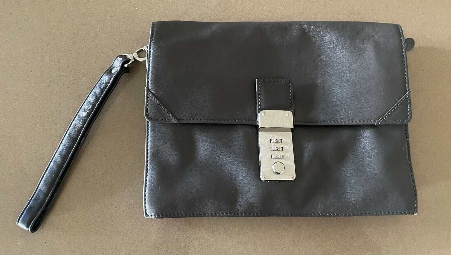 PEGASUS CLUB Man Bag Grey Taupe Leather TriFold Wristlet Travel European NEW