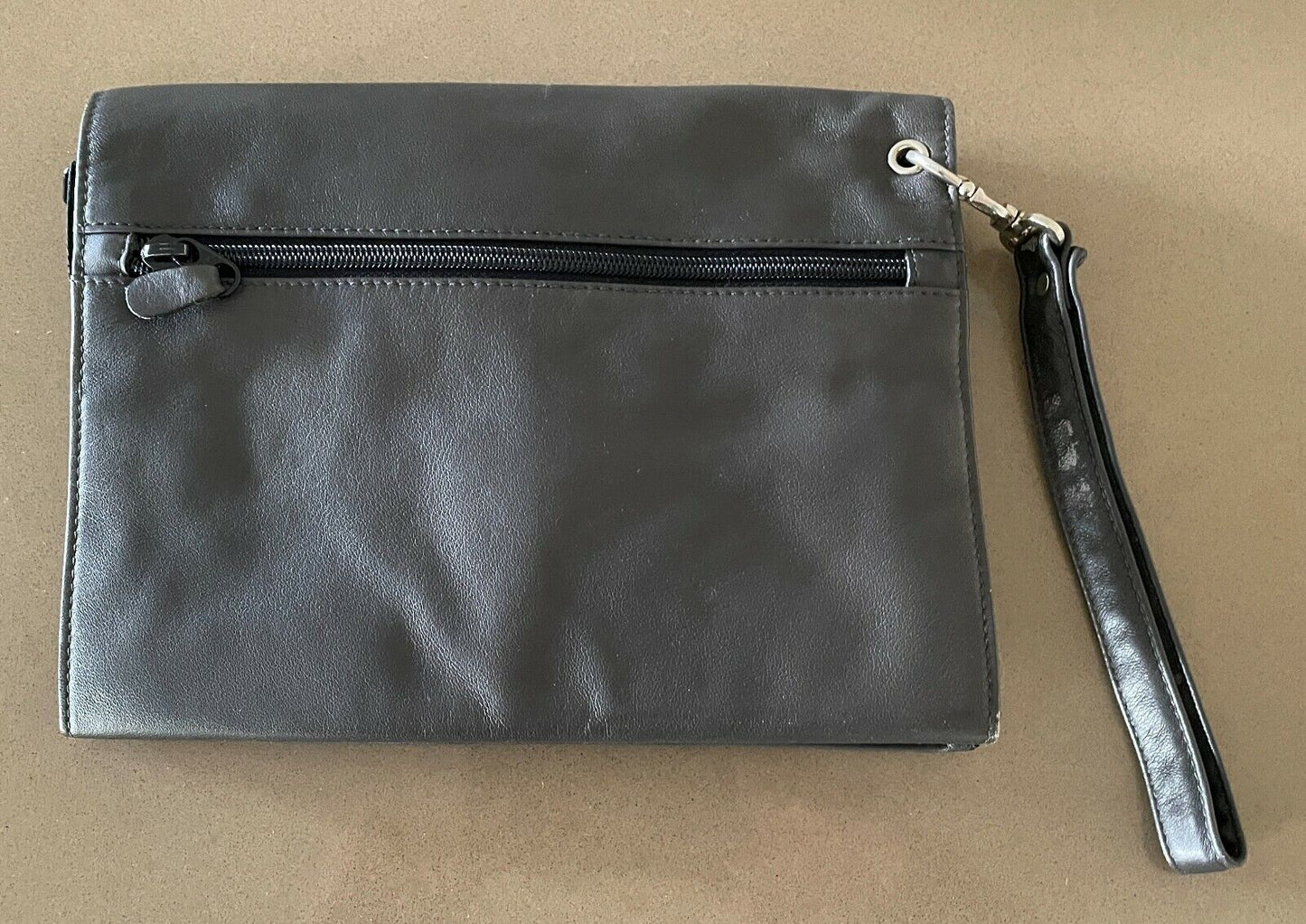 PEGASUS CLUB Man Bag Grey Taupe Leather TriFold Wristlet Travel European NEW