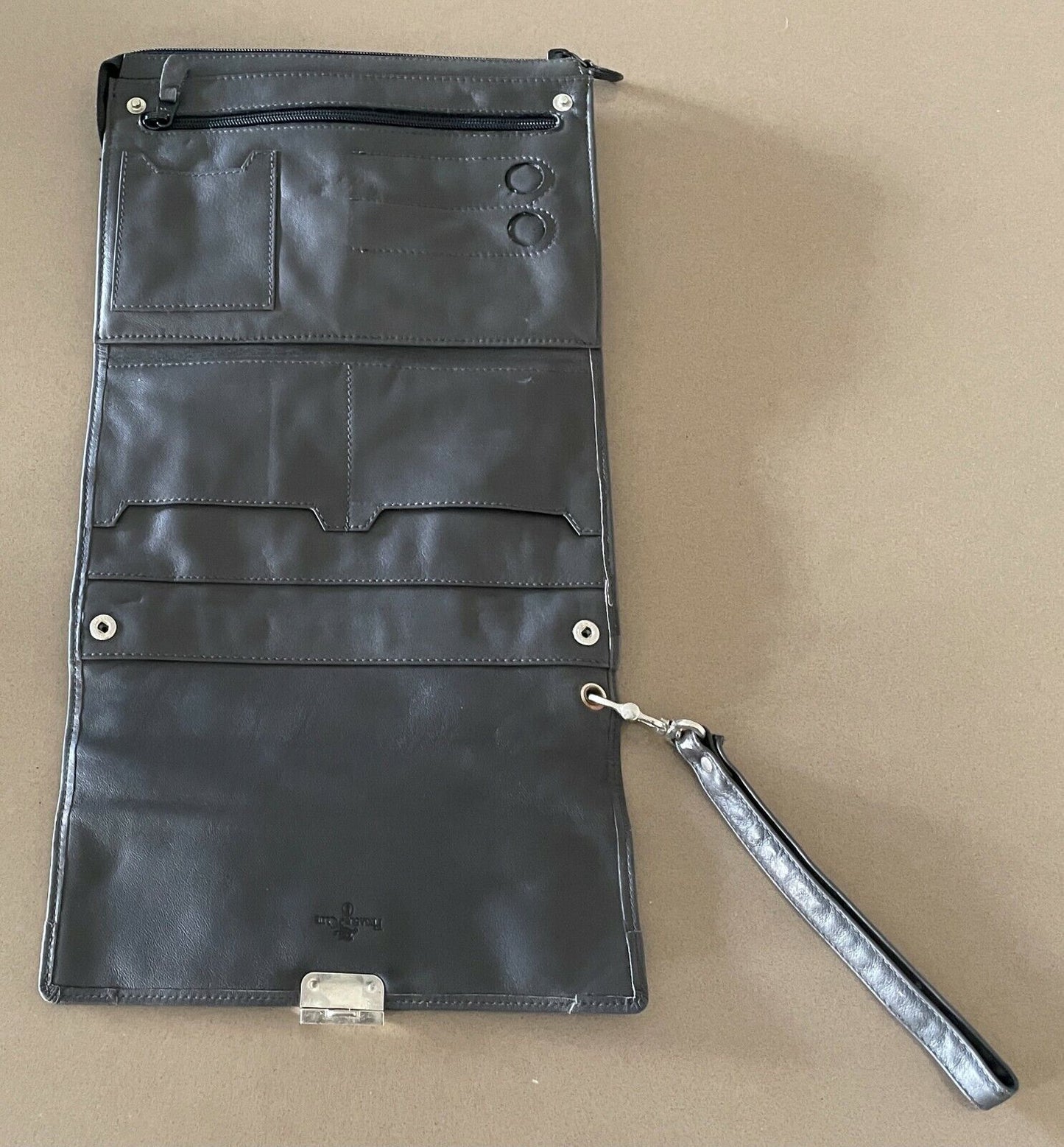 PEGASUS CLUB Man Bag Grey Taupe Leather TriFold Wristlet Travel European NEW