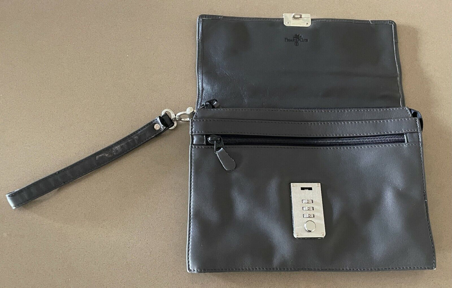 PEGASUS CLUB Man Bag Grey Taupe Leather TriFold Wristlet Travel European NEW