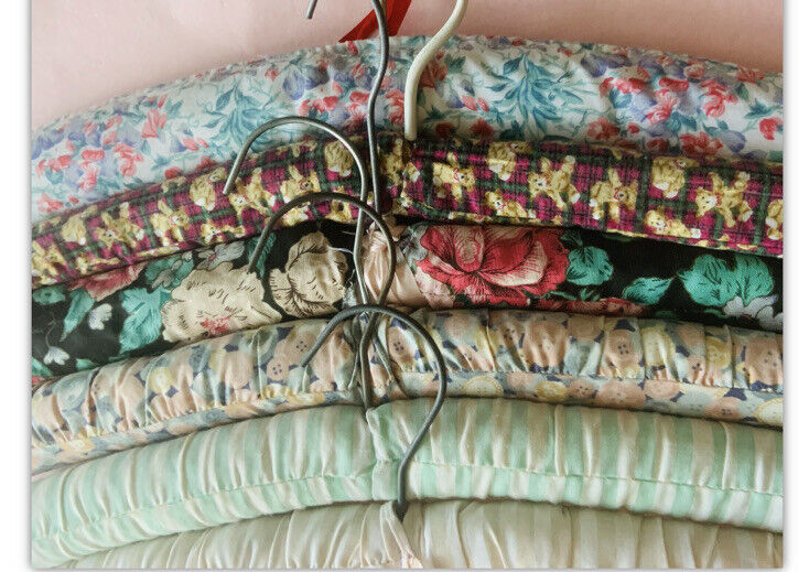 6x Vintage Covered Wooden Clothes Coat Hangers Floral & Solid Fabric 1960's #31