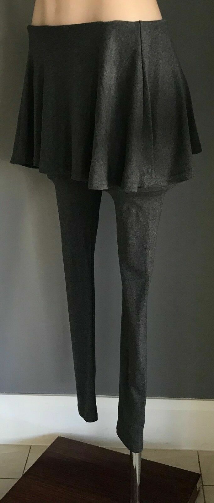 GOGO TOM"S Leggings Grey Twofer Skirt Pants 7/8 Sports Sz 8 10 Dance