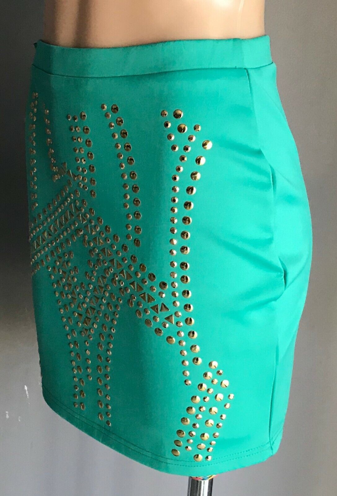 VALLEYGIRL Stretch Mini Skirt Embellished w Gold Stud Trim Aqua Green Size M 10