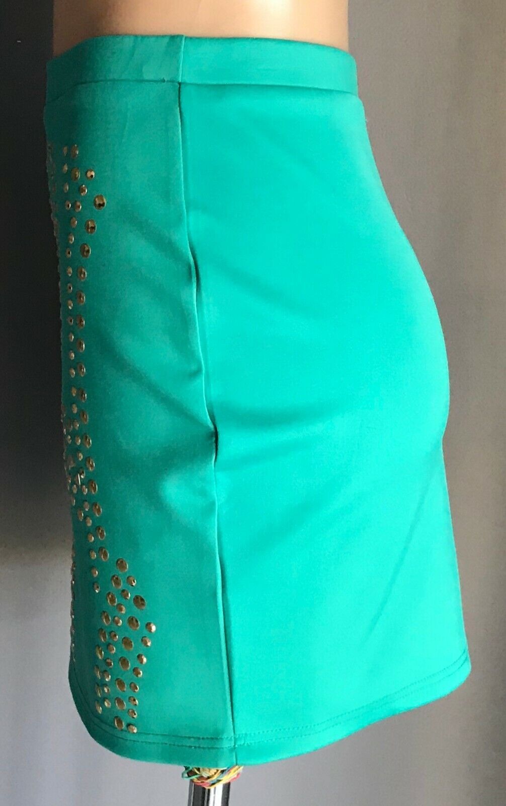 VALLEYGIRL Stretch Mini Skirt Embellished w Gold Stud Trim Aqua Green Size M 10