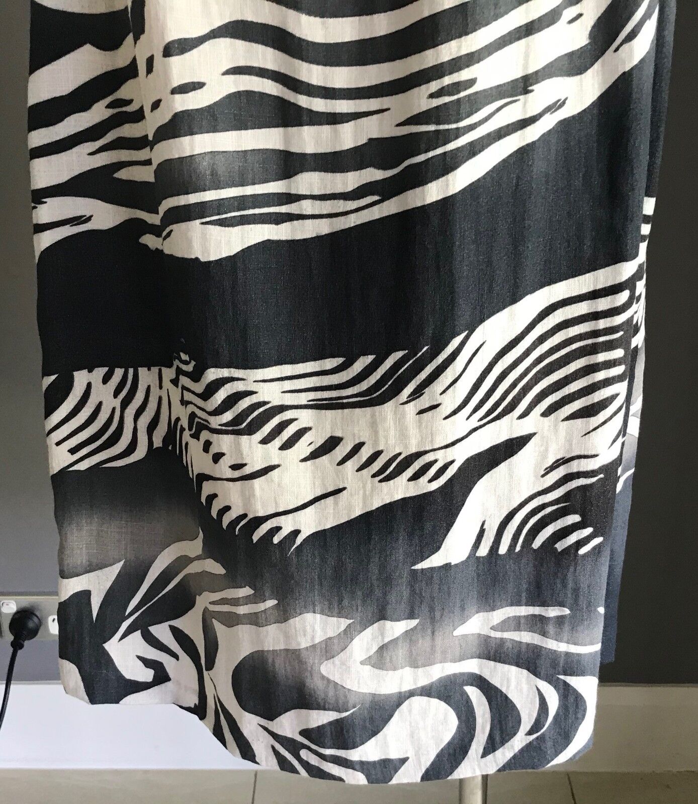 GORDON SMITH Dress Black Grey White Silver Print Oversized Collar Shift Size 14