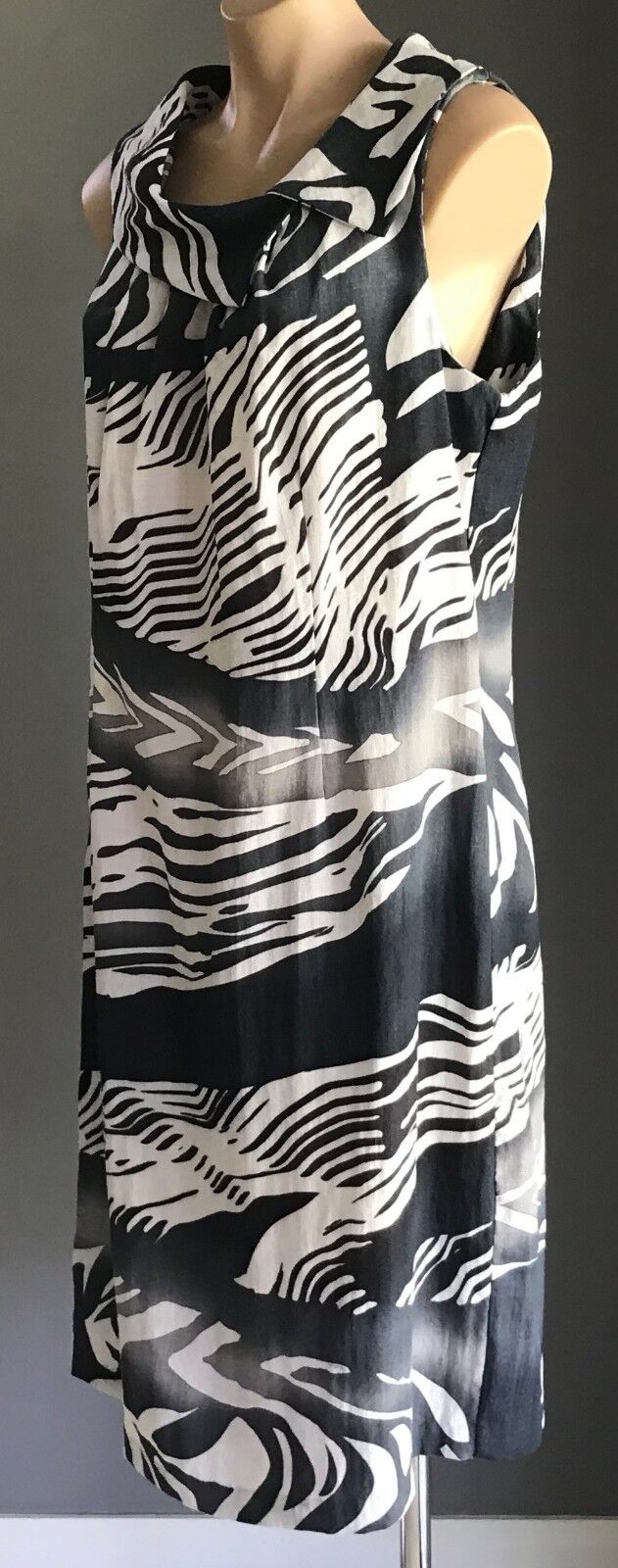 GORDON SMITH Dress Black Grey White Silver Print Oversized Collar Shift Size 14