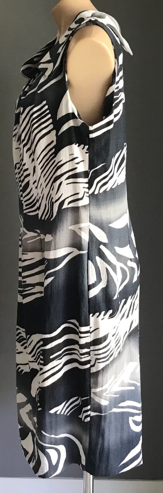 GORDON SMITH Dress Black Grey White Silver Print Oversized Collar Shift Size 14