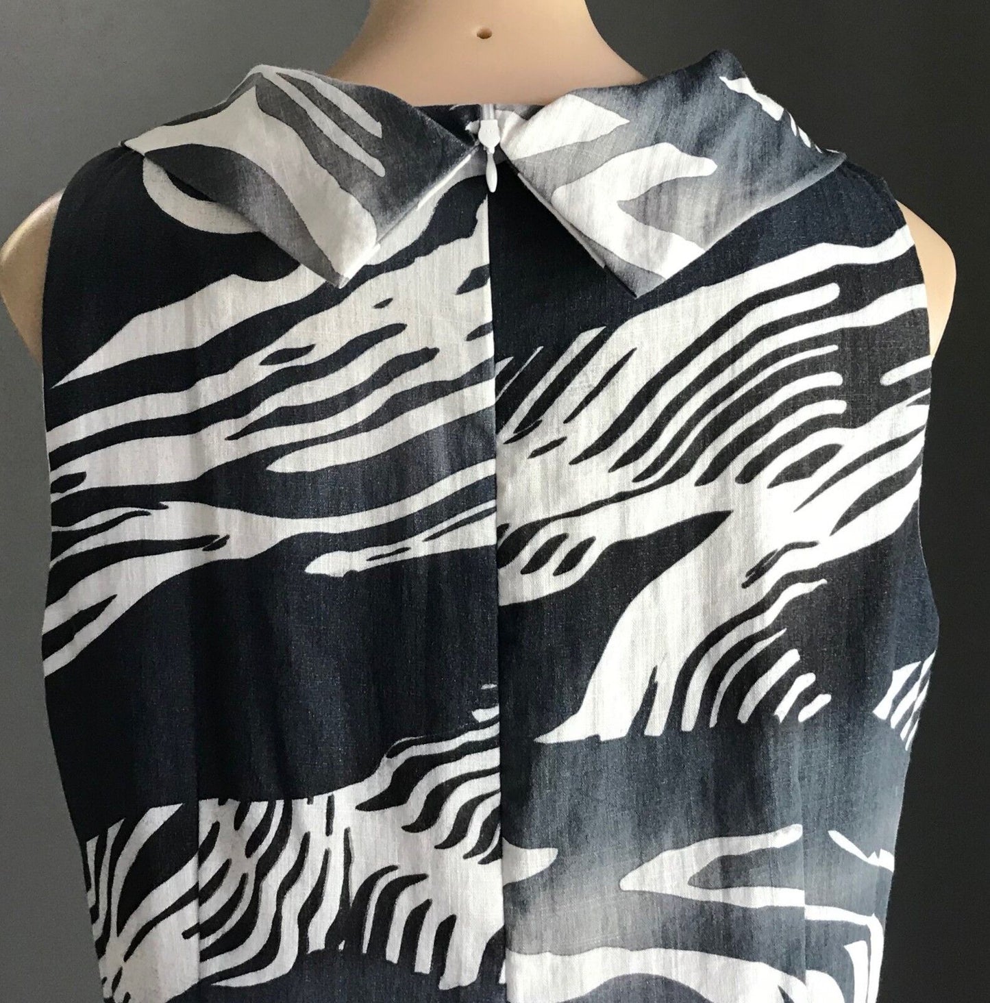 GORDON SMITH Dress Black Grey White Silver Print Oversized Collar Shift Size 14