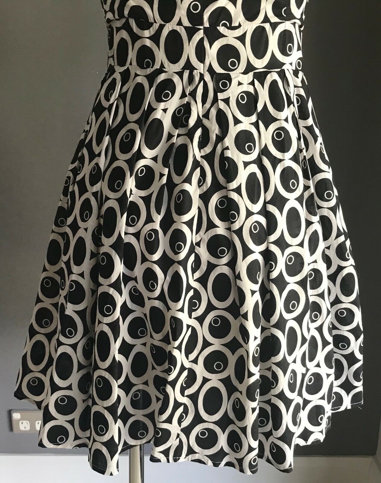 COCO MODA DRESS High Waist Black & White Circle Sleeveless Ladies Size 14